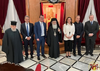 Ιεροσόλυμα: Στον Πατριάρχη Θεόφιλο ομάδα Ελλήνων βουλευτών
