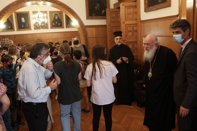 Φοιτητές Θεολογίας και Μαθητές Δημοτικού στον Αρχιεπίσκοπο