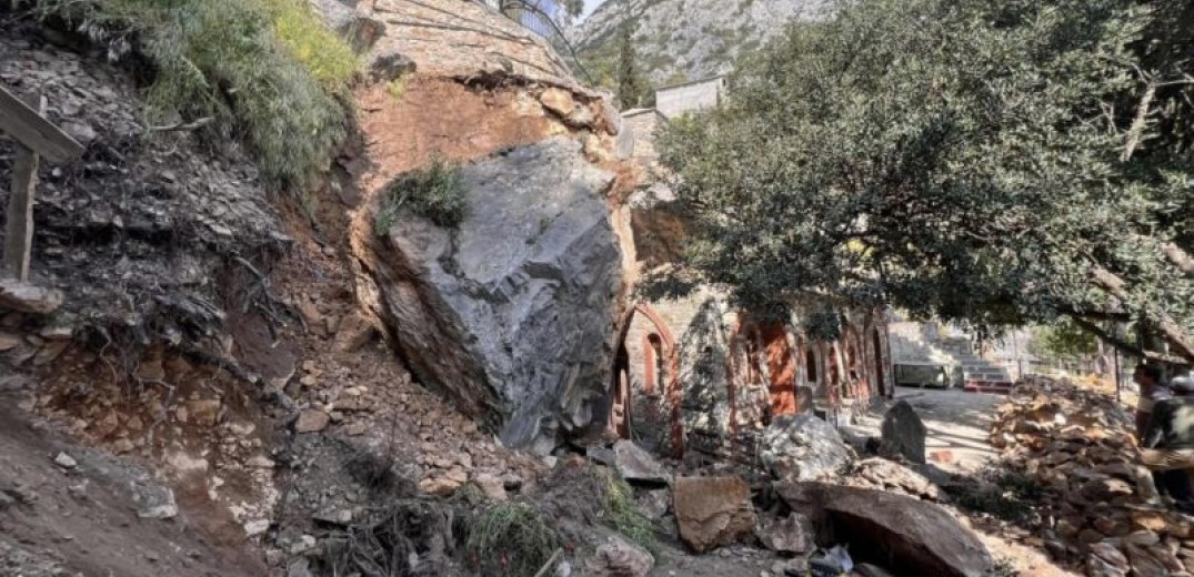 Έπεσε τεράστιος βράχος στο Άγιο Όρος - Τεράστις ζημιές στη Σκήτη της Μικράς Αγίας Άννης -Παρ’ ολίγον τραγωδία!