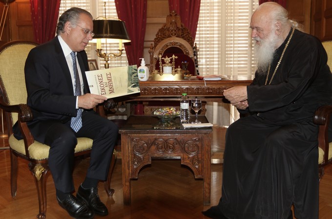 Γιώργος Κουμουτσάκος και Παύλος Χρηστίδης στον Αρχιεπίσκοπο Ιερώνυμο