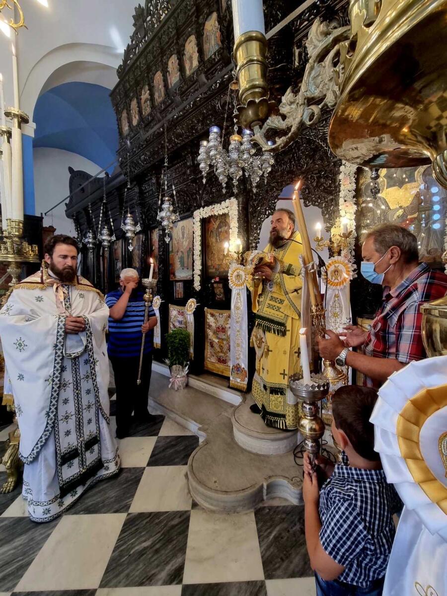 Η εορτή του Αγίου Πνεύματος στην Αγία Τριάδα Σαντορίνης