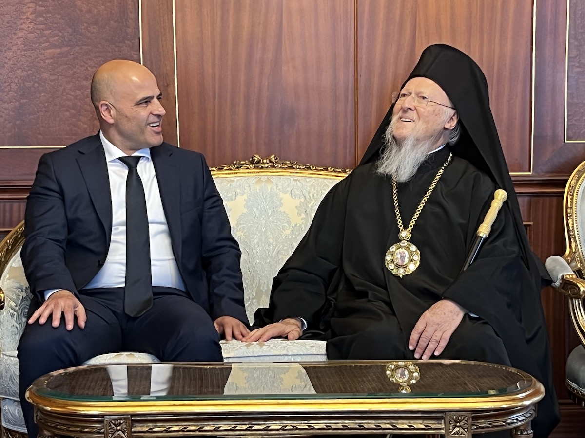 Ο Σκοπιανός Πρωθυπουργός κάλεσε τον Βαρθολομαίο να επισκεφθεί την «Βόρεια ΜΑΚΕΔΟΝΙΑ»
