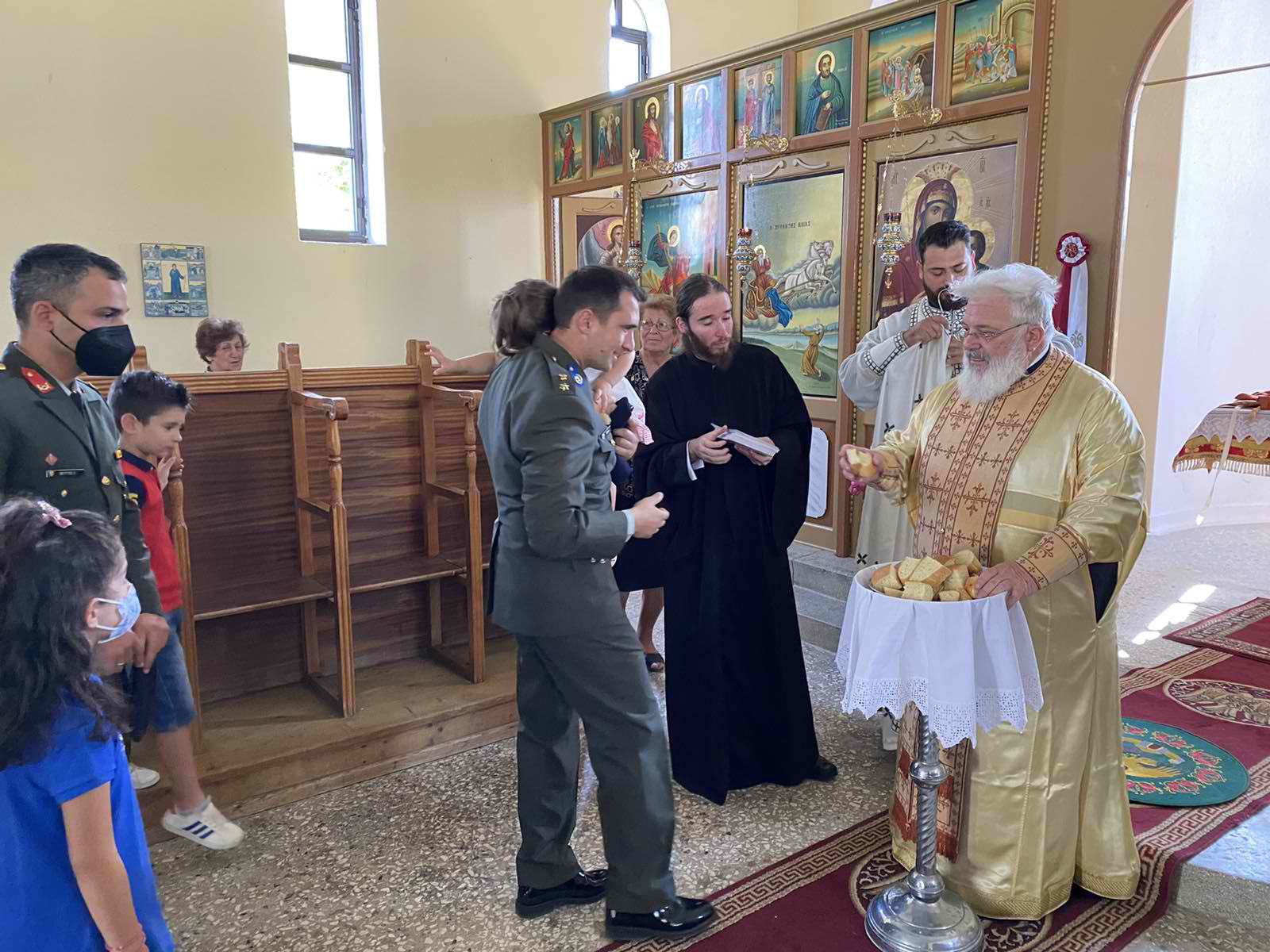 Στο περικυκλωμένο από την φωτιά και σκεπασμένο από καπνό Μοναστήρι της Δαδιάς ο Διδυμοτείχου Δαμασκηνός