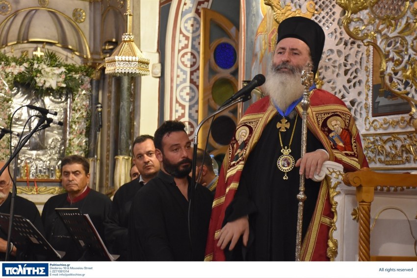 Λαοθάλασσα στην Χίο! Με θρησκευτική κατάνυξη ο κόσμος προσκύνησε την χάρη της Αγίας Μαρκέλλας