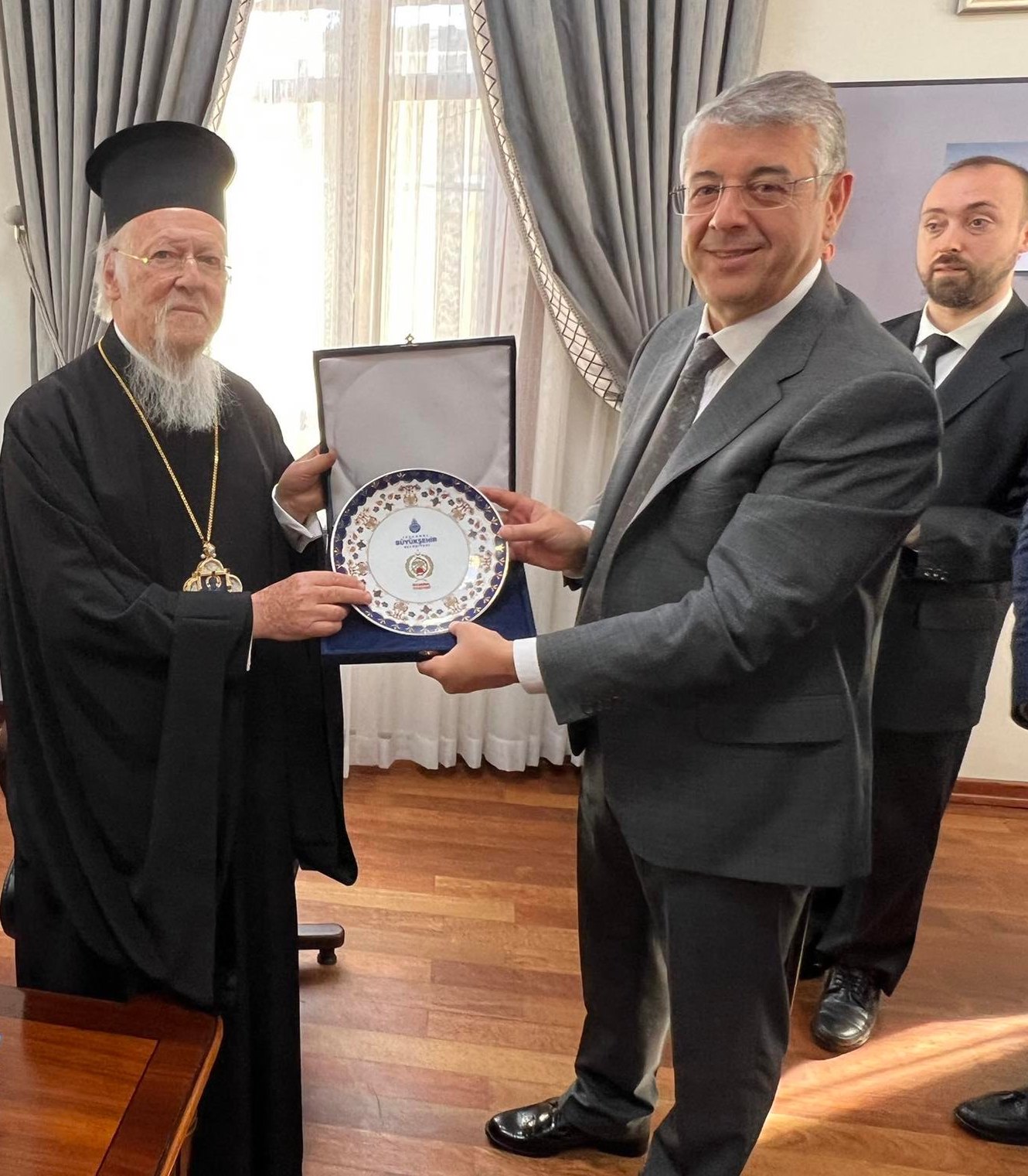 Κωνσταντινούπολη: Ο Πατριάρχης Βαρθολομαίος στην Πυροσβεστική Υπηρεσία