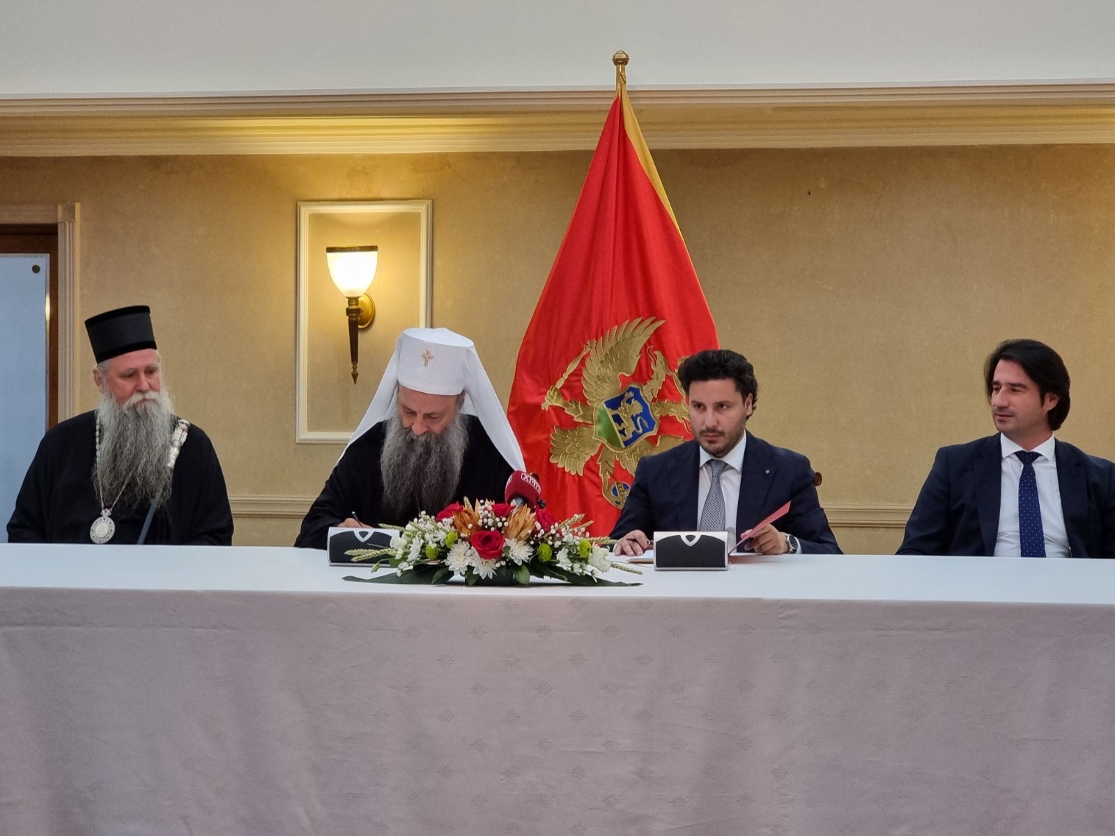 Συμφωνία μεταξύ σερβικής Εκκλησίας και Μαυροβουνίου - Έπεσαν οι υπογραφές!