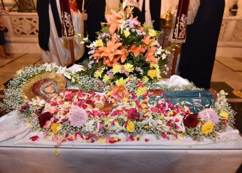 ΛΑΡΙΣΑ: Αγρυπνία για τα προεόρτια της εορτής της Κοιμήσεως της Παναγίας στον Άγιο Αχίλλιο