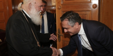 Στον Αρχιεπίσκοπο Ιερώνυμο ο Περιφερειάρχης Δυτ. Μακεδονίας και η Αντιπεριφερειάρχης Βοιωτίας