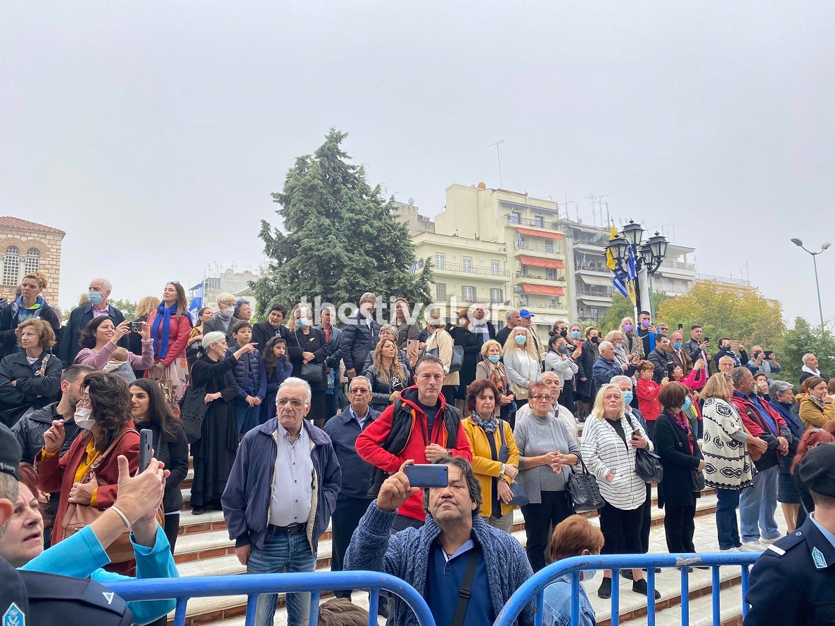 Θεσσαλονίκη: Πλήθος κόσμου στην λιτάνευση της Παναγίας Γεροντίσσης και των Ιερών Λειψάνων του Αγίου Δημητρίου