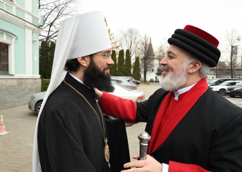 Ο Βολοκολάμσκ Αντώνιος συναντήθηκε με τον Προκαθήμενο της Ασσυριακής Εκκλησίας της Ανατολής