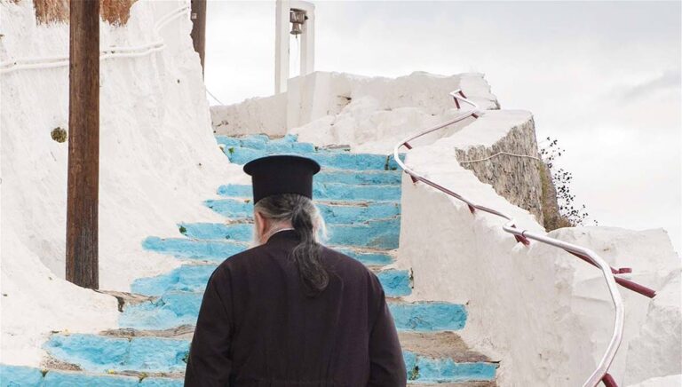 «Μπαμπά βοήθεια»: Φρικιαστικές λεπτομέρειες για τον Αρχιμανδρίτη και το 12χρονο αγόρι