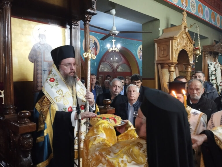 Αιτωλίας Δαμασκηνός: «Ο Χριστός πάντοτε θα μας απευθύνει πρόσκληση να Τον συναντήσουμε» – Εσπερινός του Αποστόλου Ανδρέα στη Μακρυνεία