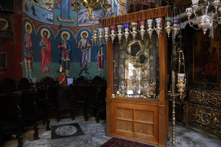 Τα Τρίκαλα υποδέχονται την Ιερά Εικόνα της Παναγίας «Πορταϊτίσσης» στον Ι.Ν. του Αγίου Νικολάου
