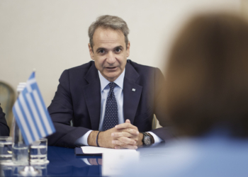 Επίσκεψη του Πρωθυπουργού Κυριάκου Μητσοτάκης στο Κισινάου της Μολδαβίας
Στις 9.00 ο Πρωθυπουργός θα συναντηθεί με τον Πρωθυπουργό της Μολδαβίας Dorin Recean.
Στις 9.40 ο Πρωθυπουργός θα συναντηθεί με την Πρόεδρο της Μολδαβίας Maia Sandu. Θα ακολουθήσουν διευρυμένες συνομιλίες των αντιπροσωπειών των δύο χωρών.
Στη συνέχεια ο Πρωθυπουργός και η Πρόεδρος της Μολδαβίας θα πραγματοποιήσουν δηλώσεις στον Τύπο. Πέμπτη 12 Ιουνίου 2025  (ΔΗΜΗΤΡΗΣ ΠΑΠΑΜΗΤΣΟΣ/ΓΡΑΦΕΙΟ ΤΥΠΟΥ ΠΡΩΘΥΠΟΥΡΓΟΥ/EUROKINISSI)