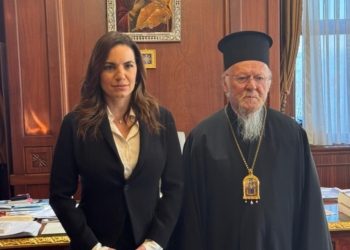 Στην Έδρα του Οικουμενικού Πατριαρχείου στο Φανάρι, η Υπουργός Τουρισμού κα Όλγα Κεφαλογιάννη έγινε δεκτή από την Αυτού Θειοτάτη Παναγιότητα, τον Οικουμενικό Πατριάρχη κ.κ. Βαρθολομαίο.

Η Υπουργός εξέφρασε την βαθιά εκτίμησή της, καθώς και της ελληνικής Πολ