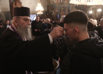 Μεγαλη Εβδομαδα--Ακολουθια του Ευχελαιου στον Ι.Ν Αγιου Ανδρεα Λαμπρινης(ΧΡΗΣΤΟΣ ΜΠΟΝΗΣ//ΑΡΧΨΙΕΡΠΙΣΚΟΠΗ ΑΘΗΝΩΝ)